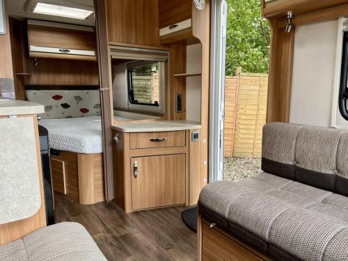 swift challenger se 570 4 berth touring caravan-02-09-2025 (2)