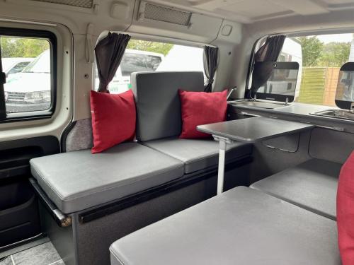 volkswagen-caddy-lwb-2-berth-campervan gd64 xxl 03-04-2025 (7)