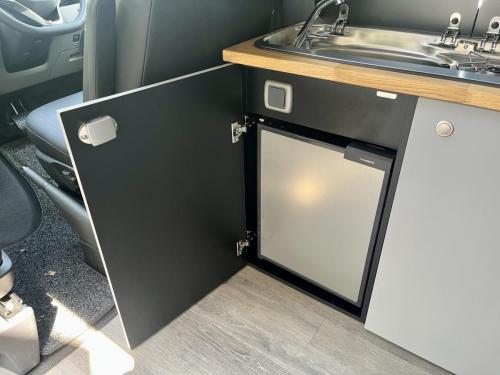 volkswagen-transporter-t6-1-swb-t30-4-berth-pop-top-campervan el17897 01-05-2025 (8)