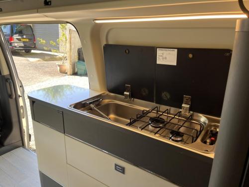 westfalia-kelsey-4-berth-coachbuilt-pop-top-campervan gu23 nfm 16-04-2025 (11)