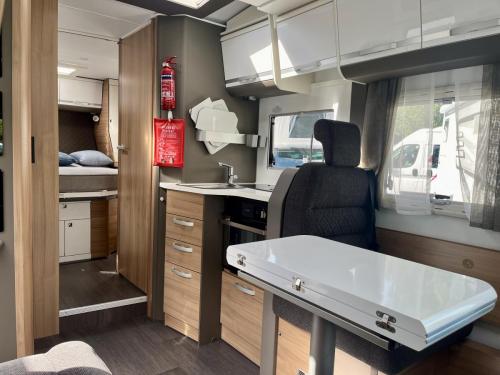 Adria-Matrix-Supreme-670-DC-4-Berth-Low-Profile-Motorhome-V444-GDH-05-09-2024-8