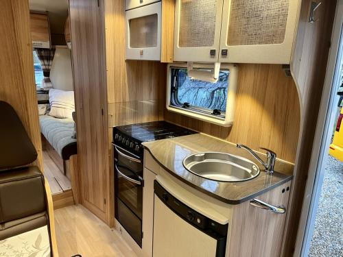 Bailey-Approach-Autograph-765-6-Berth-Low-Profile-Motorhome-FJ16-BYP-06-11-2024-8