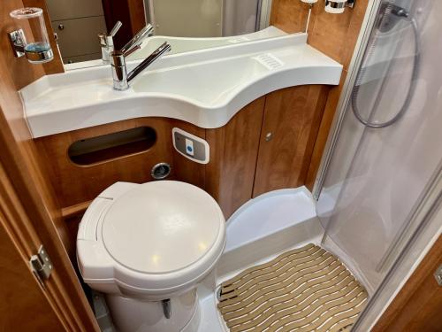 Carthago-C-Tourer-148-2-Berth-Low-Profile-Motorhome-dx13-fwc-13-10-2024-1